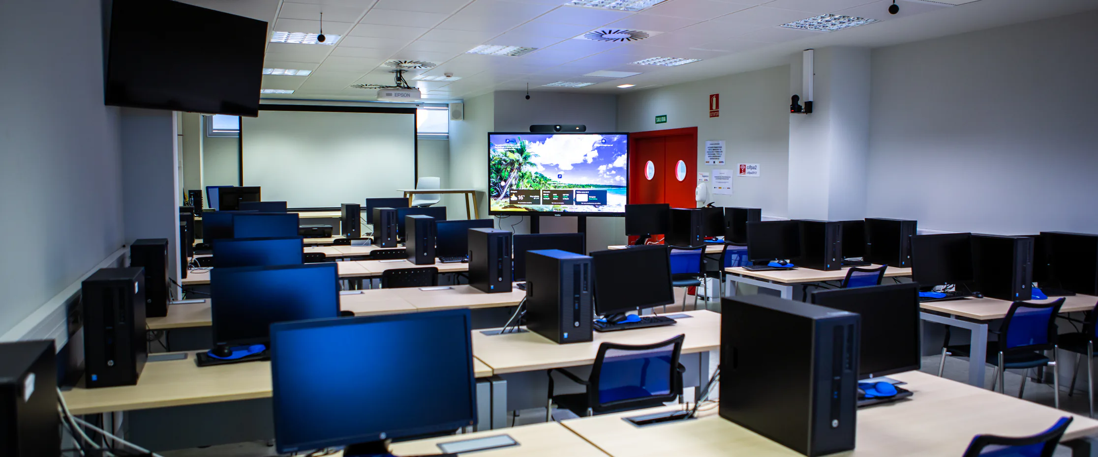 Aulas y talleres especializados